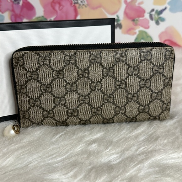 💯Authentic Gucci Zipped Around Long Wallet🍀 - Picture 2 of 16